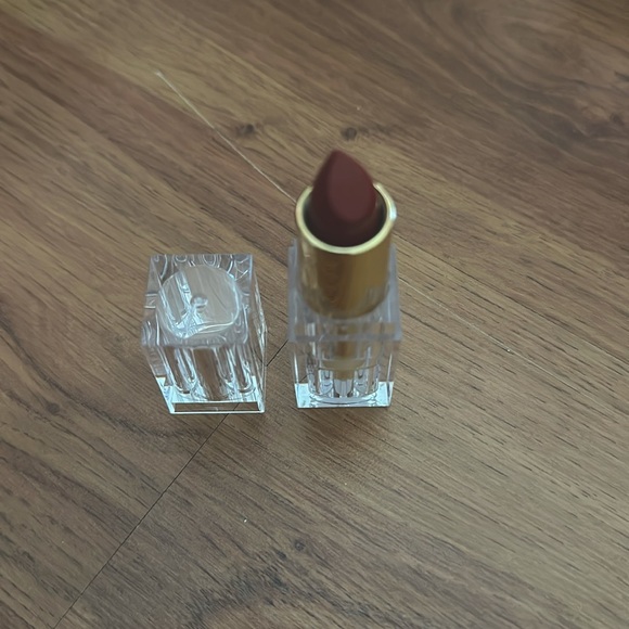MAC Cosmetics x Charlotte Olympia lipstick in Leading Lady Red rare & limited! - Picture 1 of 5